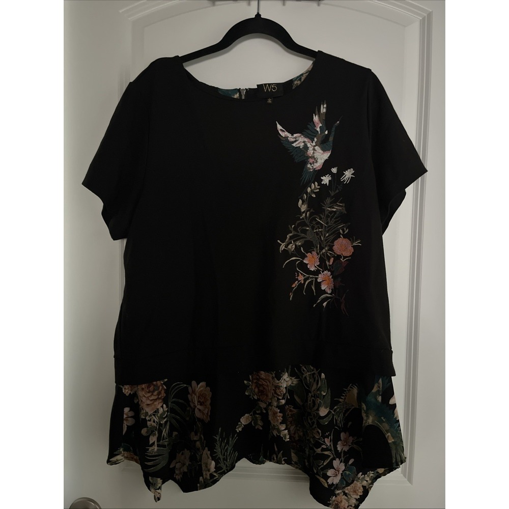 W5 Blouse Sz L Black Embroidered Hummingbird Floral Layered Hem Tunic Top